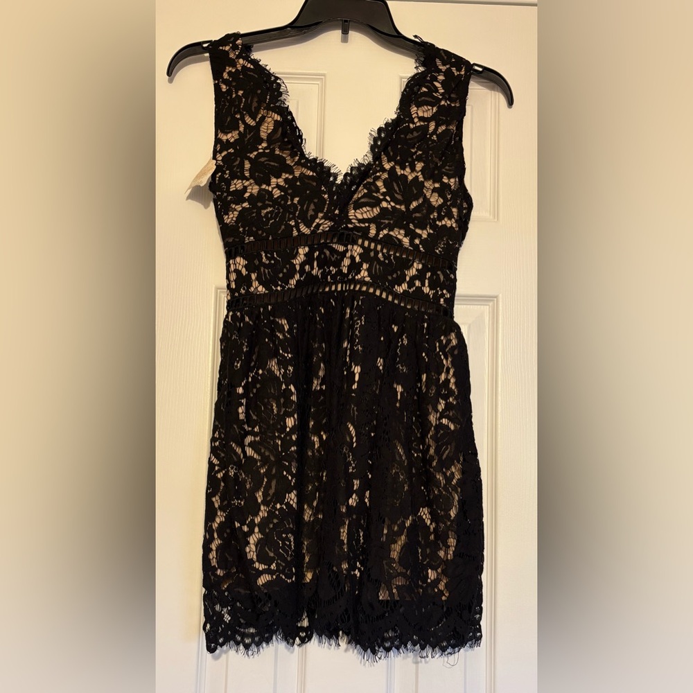 Altar’d State SZ Small Black Lace Tan Lined V Neck Sleeveless Cartier Dress New